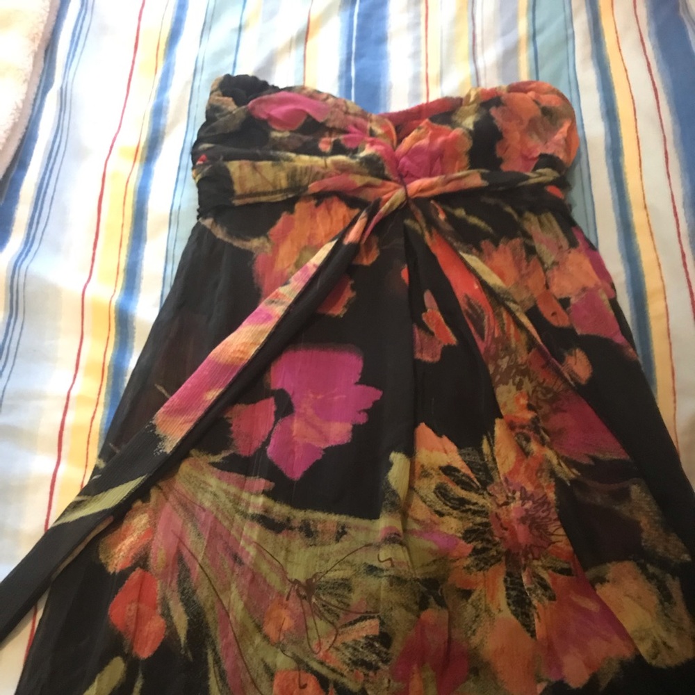 Lovey maxi dress. Having a hard time letting go☹️